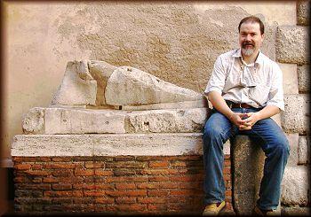 the 'marble foot' (via Santo Stefano del Cacco)