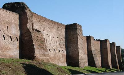 Serviovské hradby